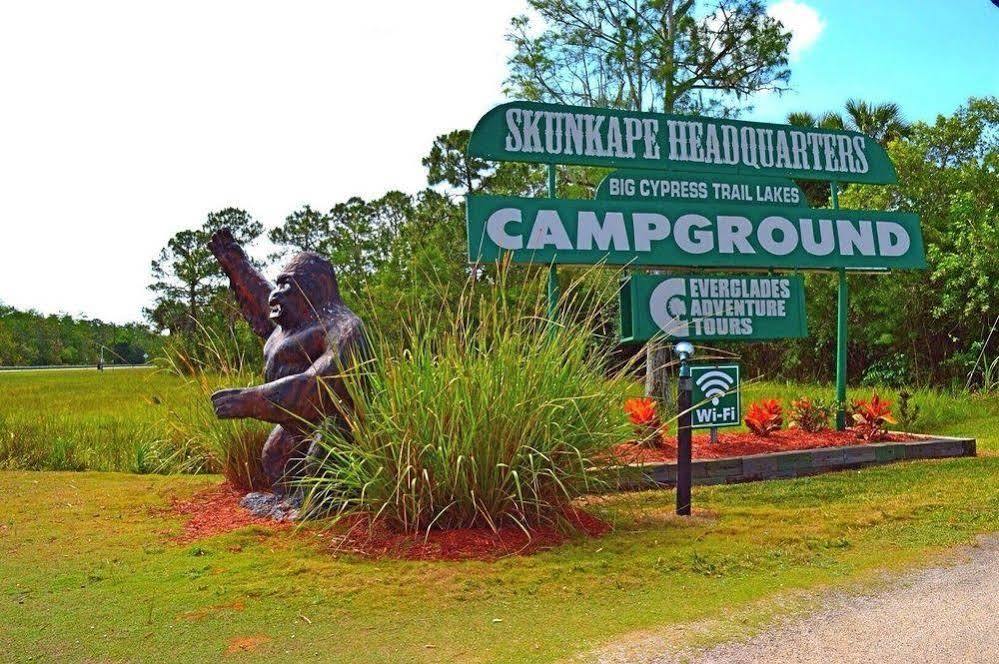 Everglades Chickee & - *